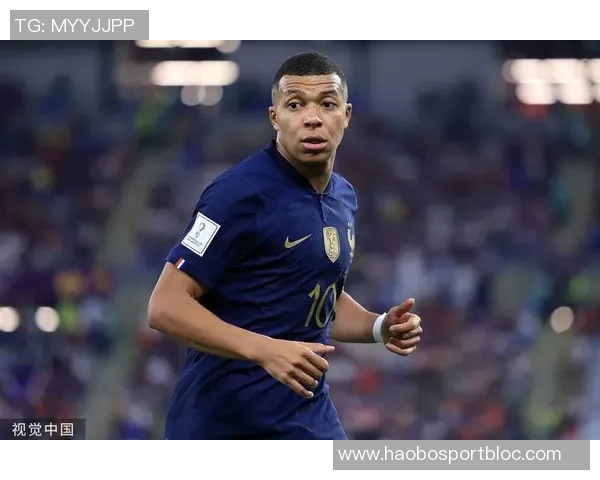 姆巴佩全场表现抢眼成功过人和对抗均为最高评分达到73