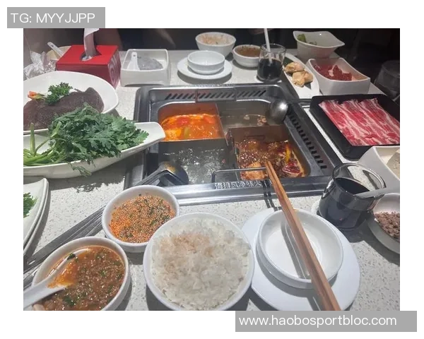 郭士强李昂美考察期间与杨瀚森共度火锅时光尽享欢乐歌声